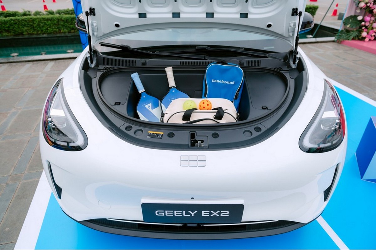 Cốp trước xe ô tô